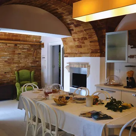 Cornelia Bed & Breakfast